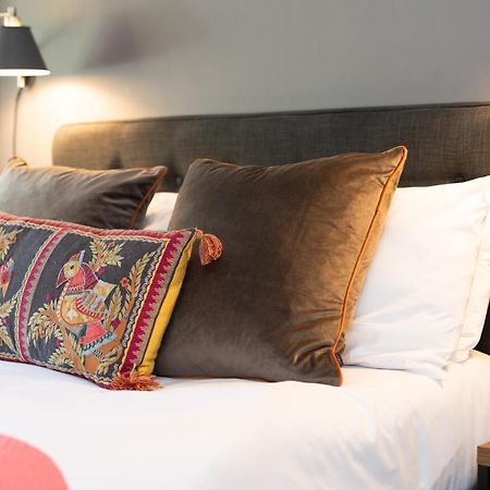 Jersey Arms Hotel Bicester Exteriör bild