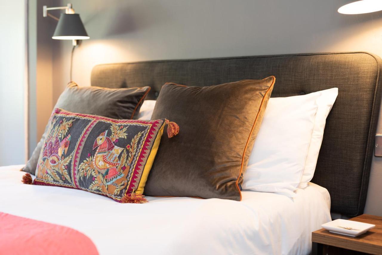Jersey Arms Hotel Bicester Exteriör bild