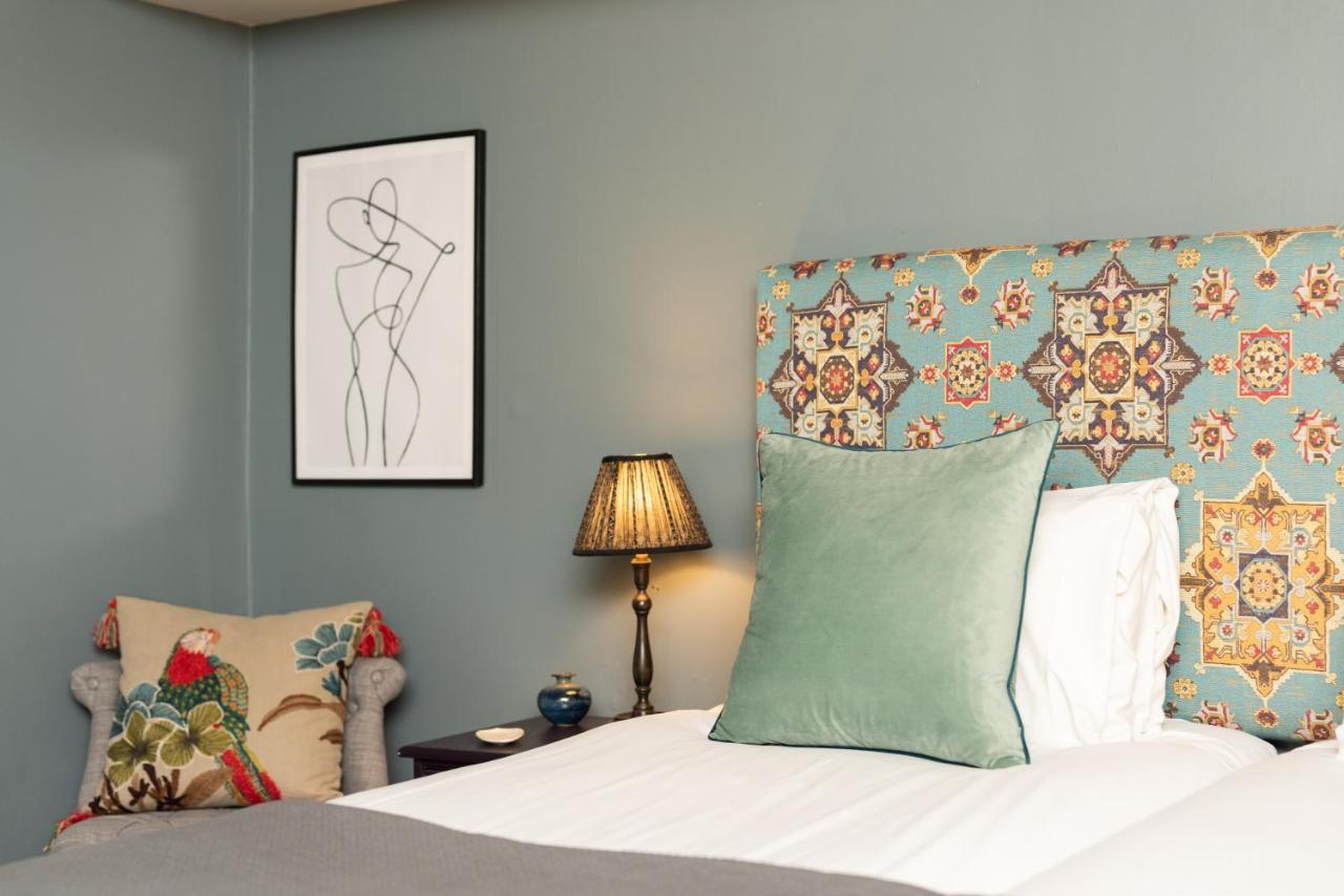 Jersey Arms Hotel Bicester Exteriör bild