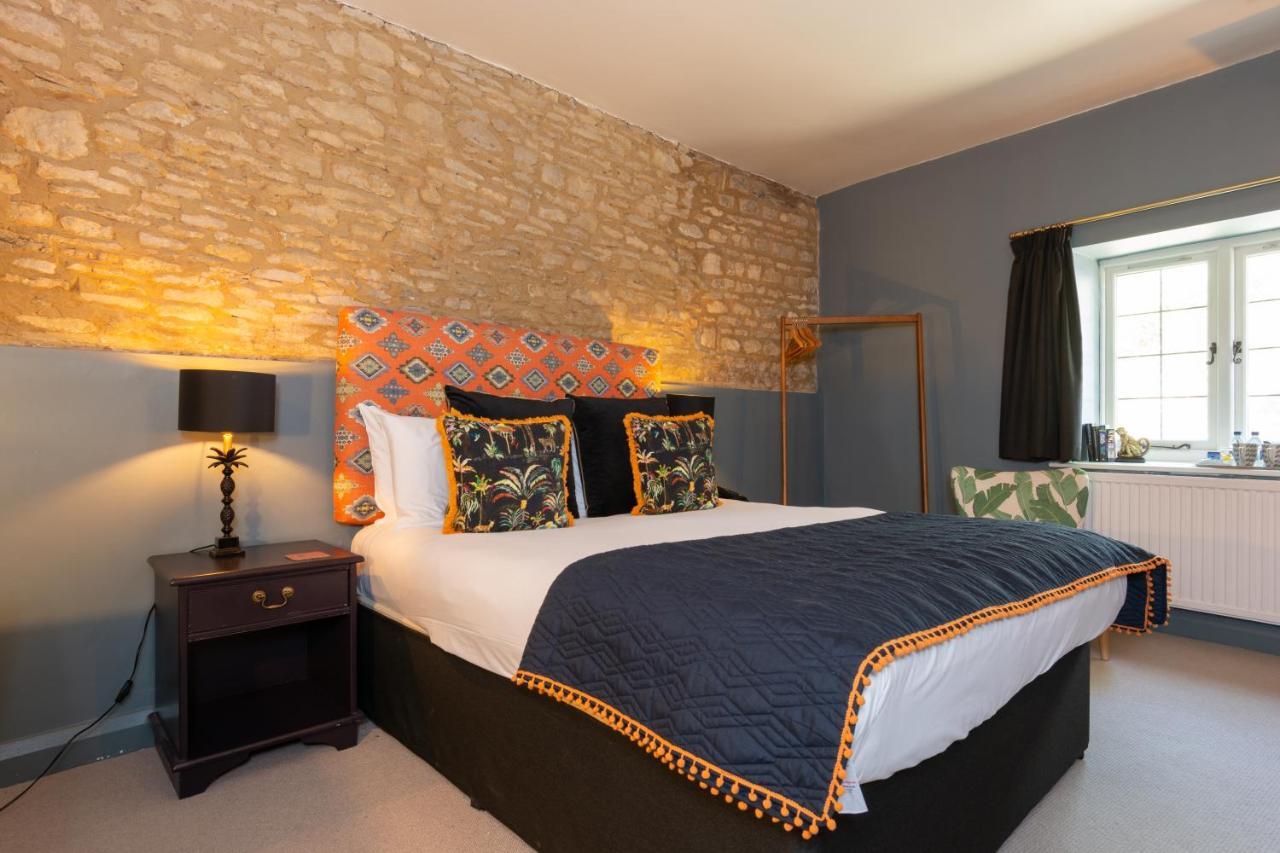 Jersey Arms Hotel Bicester Exteriör bild