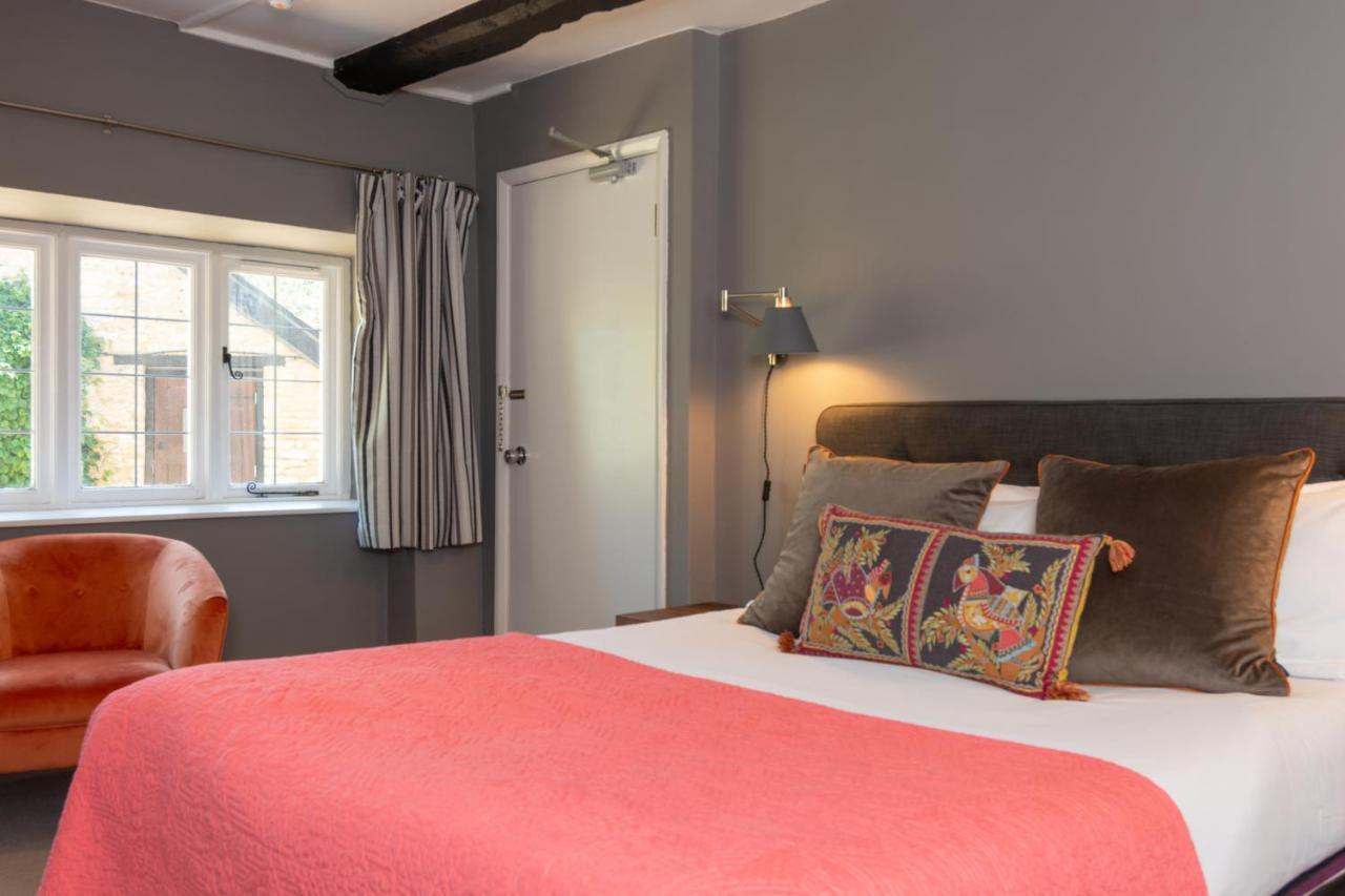 Jersey Arms Hotel Bicester Exteriör bild