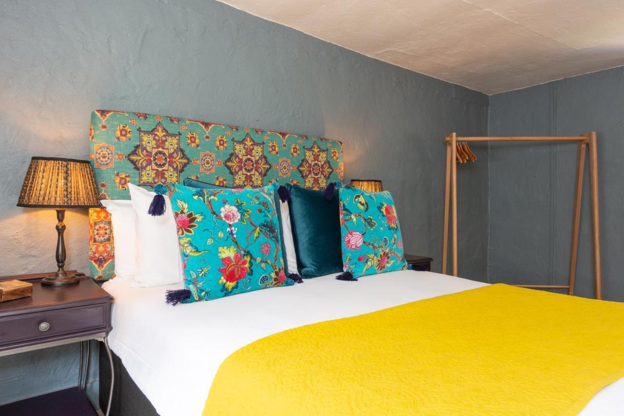 Jersey Arms Hotel Bicester Exteriör bild